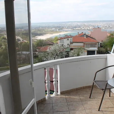 Hotel Family Ludo Warna