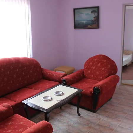 Hotel Family Ludo Warna